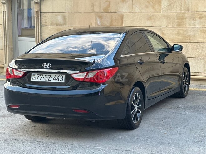 Hyundai Sonata-13