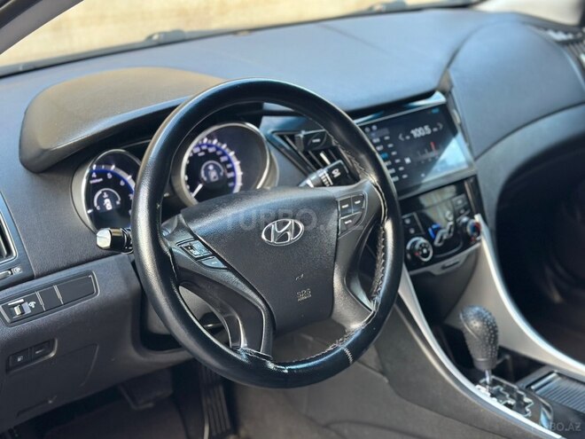 Hyundai Sonata-15