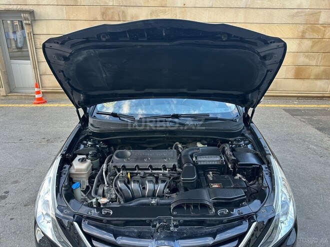 Hyundai Sonata-20