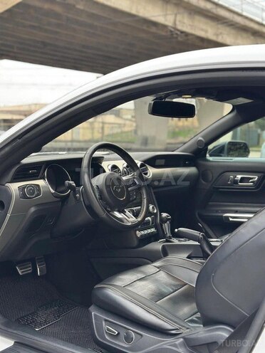 Ford Mustang-12