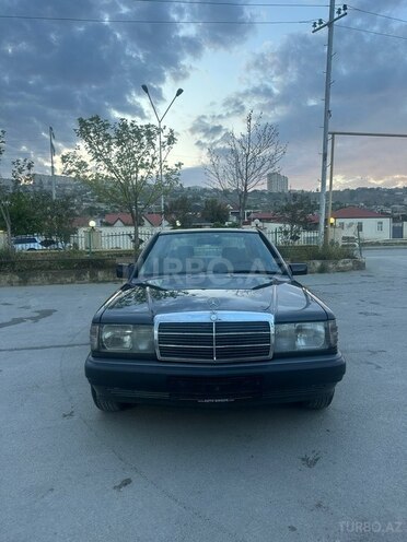 Mercedes 190-1
