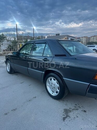 Mercedes 190-5