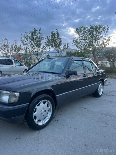 Mercedes 190-4