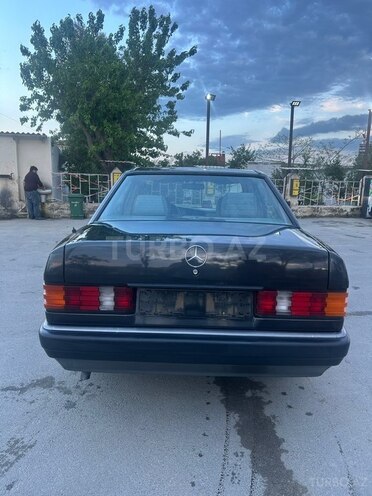Mercedes 190-8
