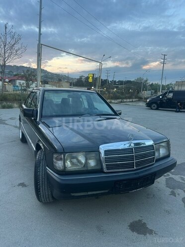 Mercedes 190-18