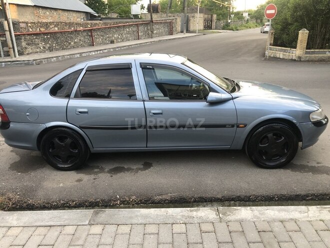Opel Vectra-7