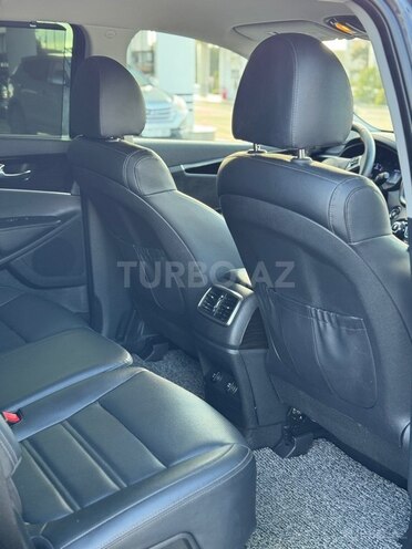Kia Sorento-16