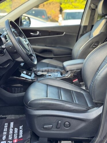 Kia Sorento-26