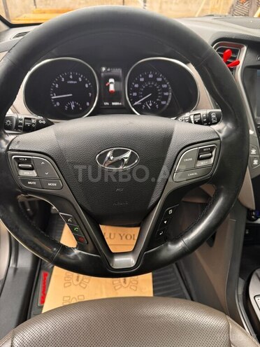 Hyundai Santa Fe-5