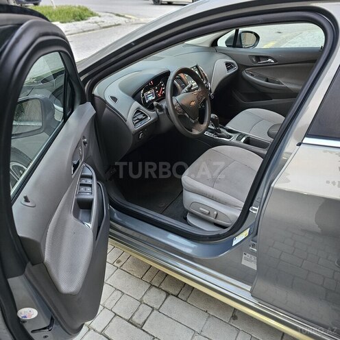 Chevrolet Cruze-16