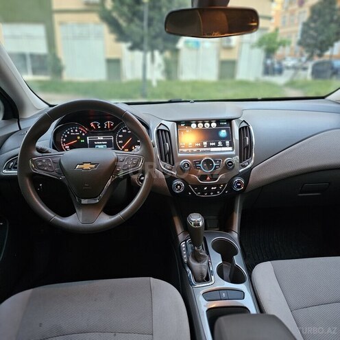 Chevrolet Cruze-18