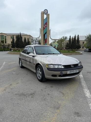Opel Vectra-4