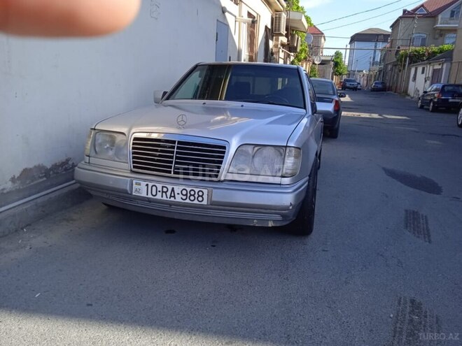 Mercedes E 220-10