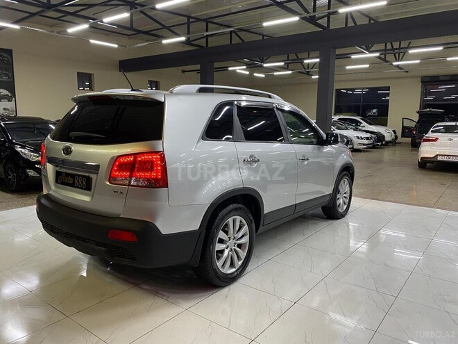 Kia Sorento-11