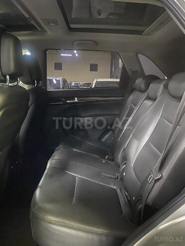 Kia Sorento-13