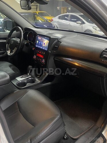 Kia Sorento-14