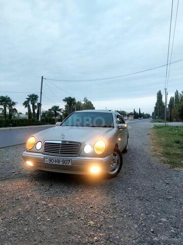 Mercedes E 240-6
