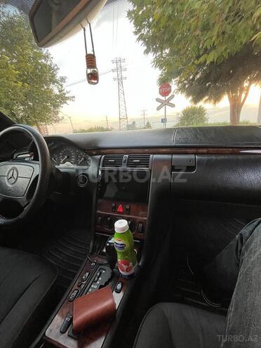 Mercedes E 240-9