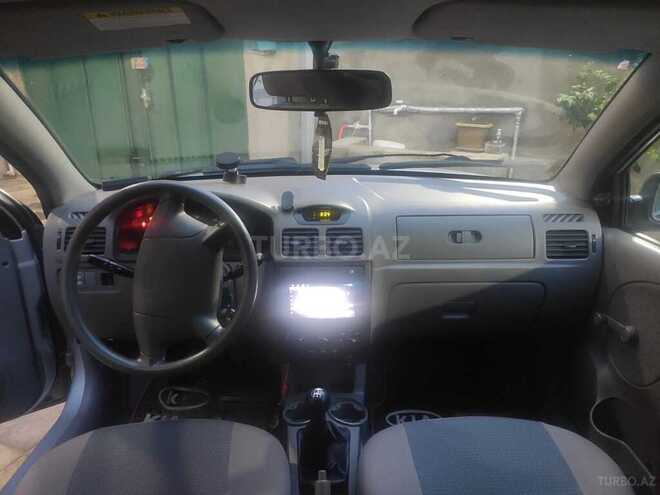 Kia Rio-5