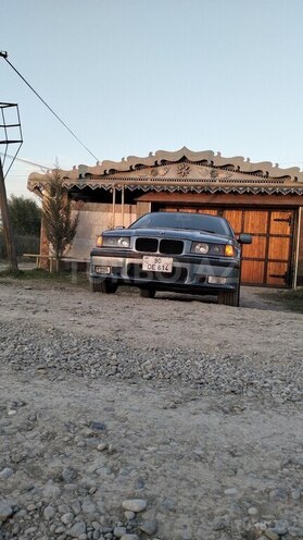 BMW 320-4