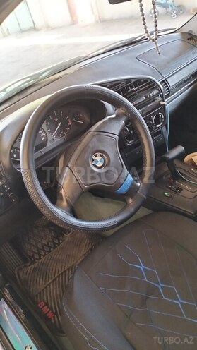 BMW 320-7