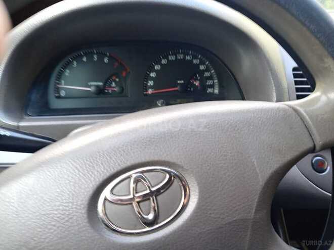 Toyota Camry-6