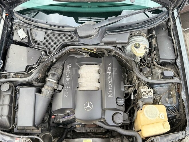 Mercedes E 240-5