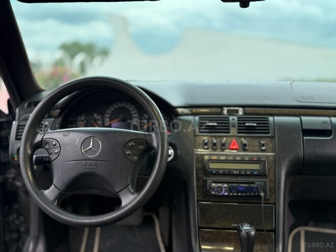 Mercedes E 240-9