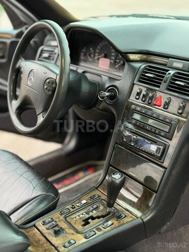 Mercedes E 240-8
