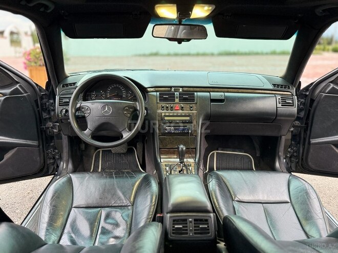 Mercedes E 240-15
