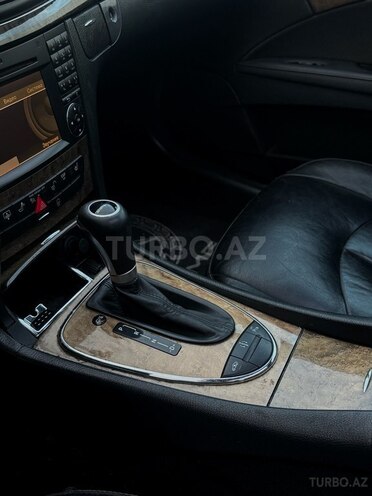 Mercedes E 220-17