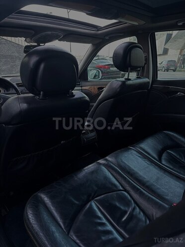 Mercedes E 220-13