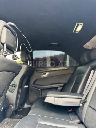 Mercedes E 200-19