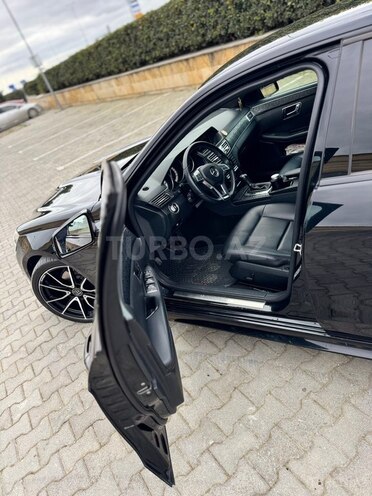 Mercedes E 200-21