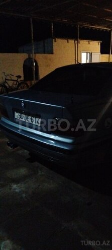 BMW 320-8