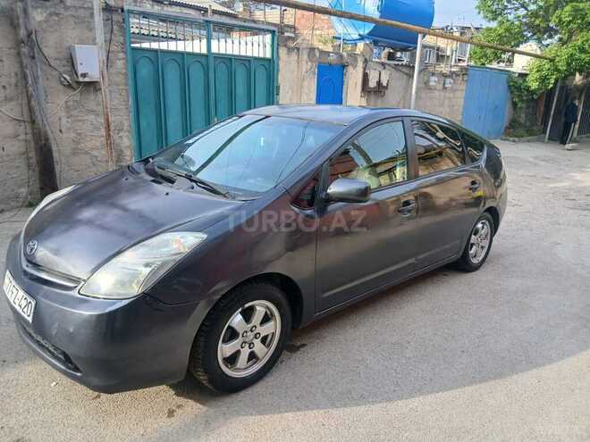 Toyota Prius-13