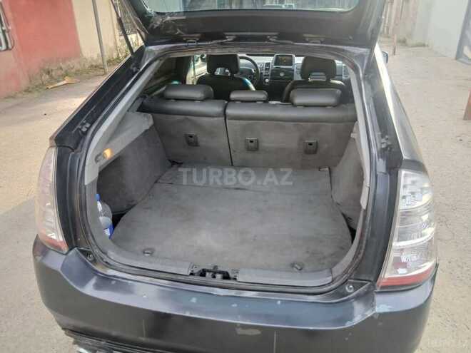 Toyota Prius-4