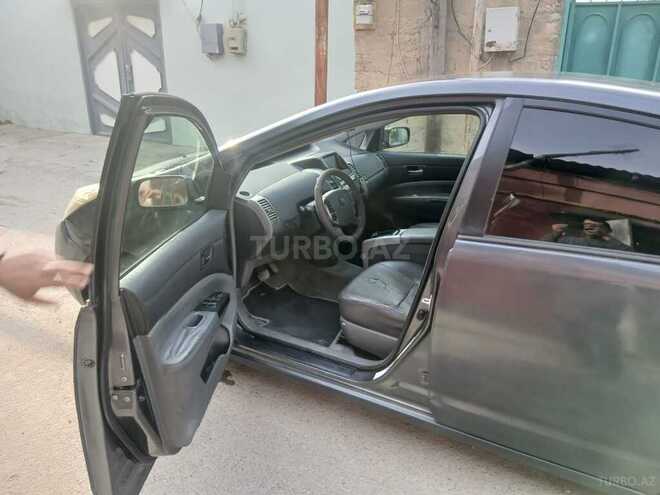 Toyota Prius-11