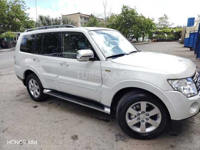 Mitsubishi Pajero-3