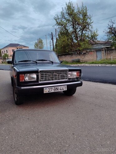 LADA (VAZ) 2107-2