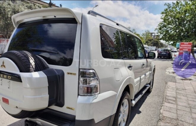Mitsubishi Pajero-12