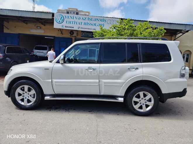 Mitsubishi Pajero-9