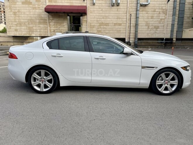 Jaguar XE-8