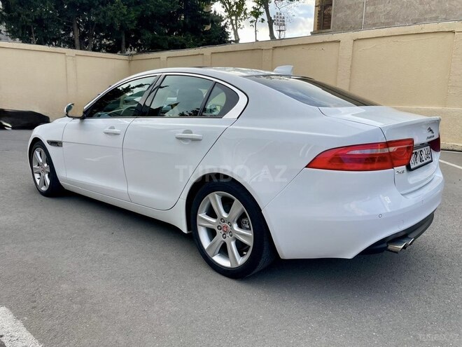 Jaguar XE-5