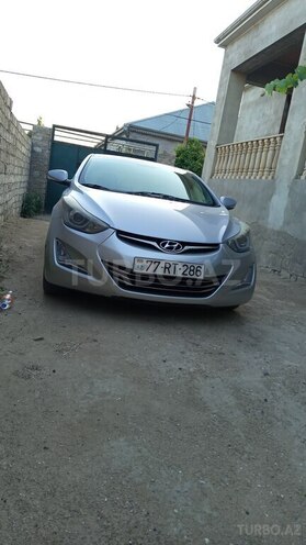 Hyundai Elantra-1