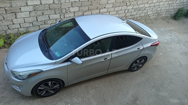 Hyundai Elantra-9