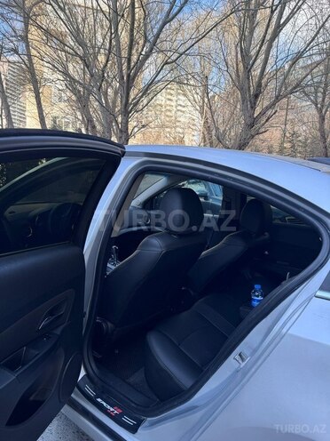 Chevrolet Cruze-13