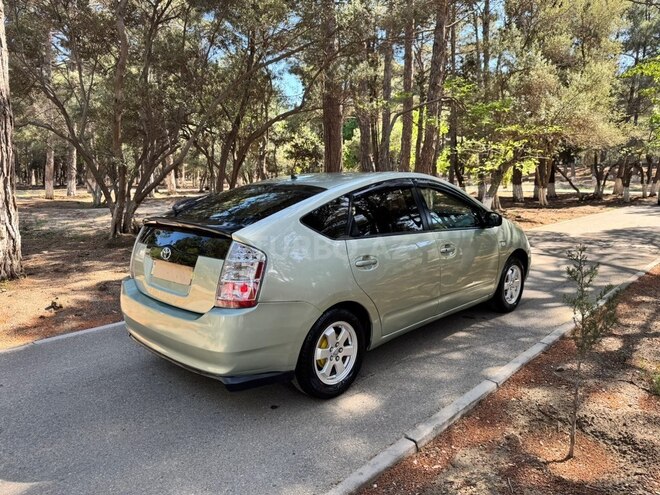 Toyota Prius-5