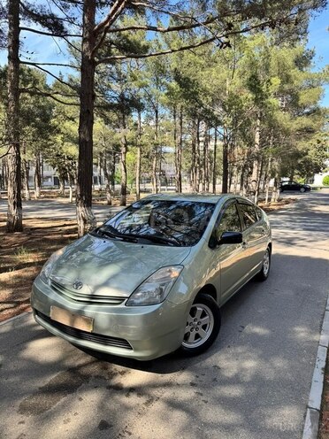 Toyota Prius-2