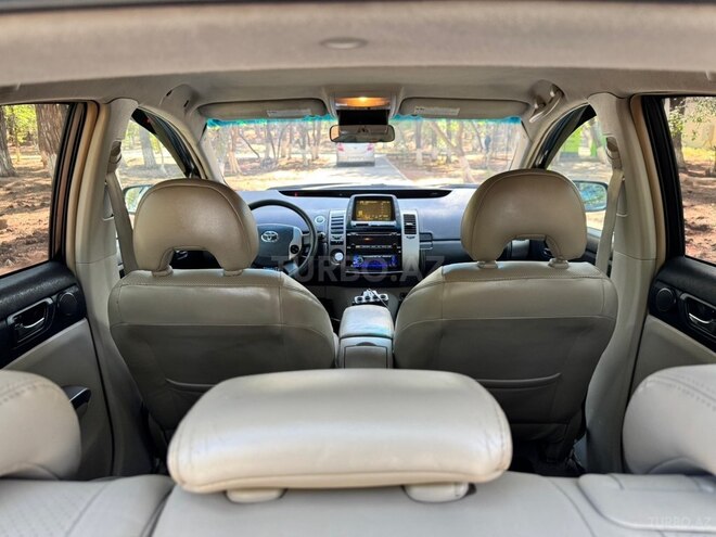 Toyota Prius-7
